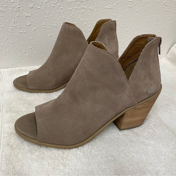 Susina Carina Peep Toe Leather Bootie - Picture 6 of 7